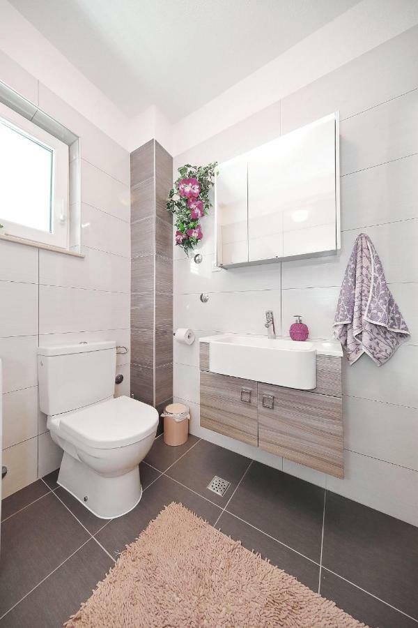 Apartment Lana Pašman Eksteriør billede